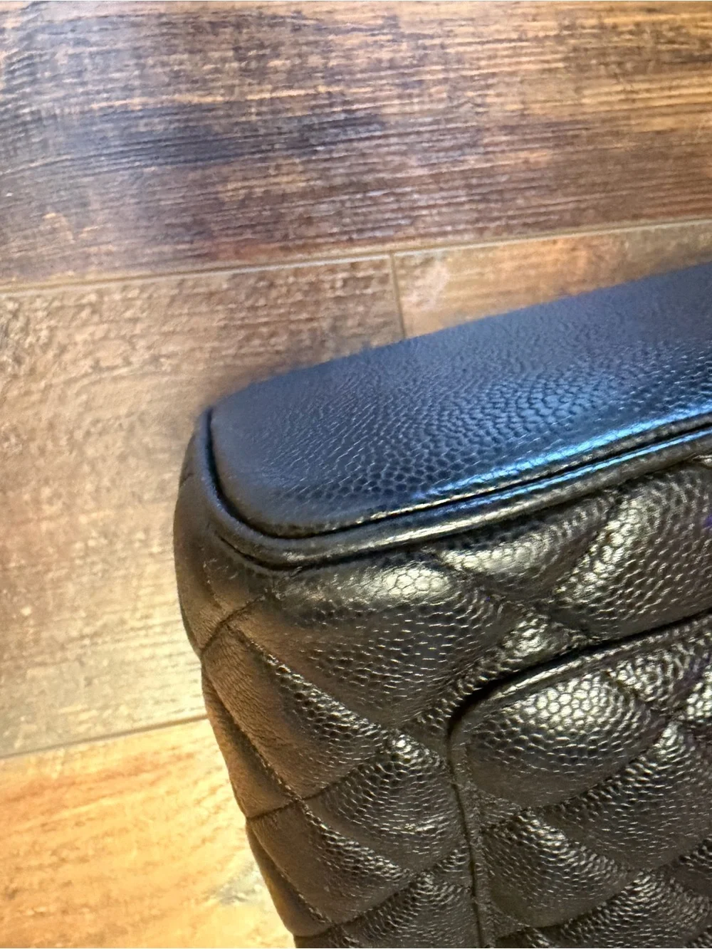 CHANEL Caviar Quilted Medallion Tote bag in black leather. Vintage Y2K Classic